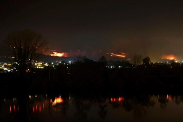 Protección civil lusa envía refuerzos a Madeira frente a incendio con decenas de evacuados