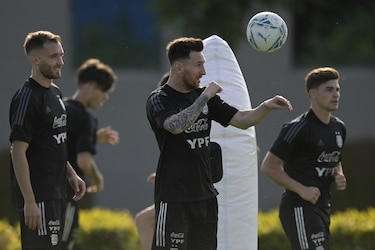Sin Messi, Argentina acude a las eliminatorias para enfrentar a Chile y Colombia