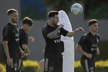 Sin Messi, Argentina acude a las eliminatorias para enfrentar a Chile y Colombia