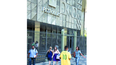 Petrobras vende activos a Total