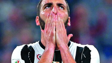 Juventus gana con doblete de Higuaín