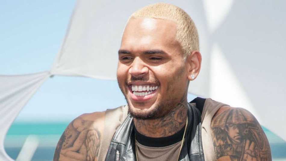 Liberan al cantante Chris Brown; paga $250 mil de fianza