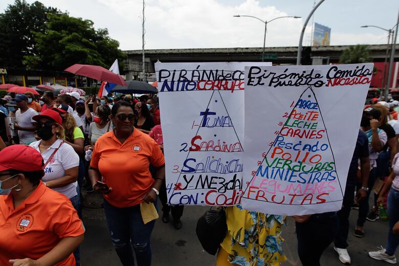 Grupos sociales buscan unificar agenda; policía abrió vías a la fuerza 