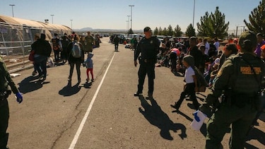 Estados Unidos arrestó grupo récord de inmigrantes en frontera con México