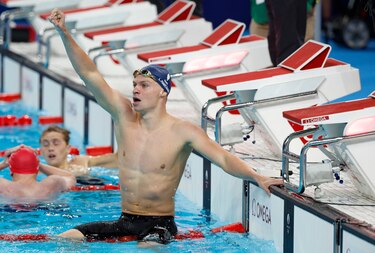Léon Marchand suma su primer oro y acaba con la marca olímpica de Michael Phelps