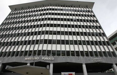 Prórroga para investigar compra de helicópteros