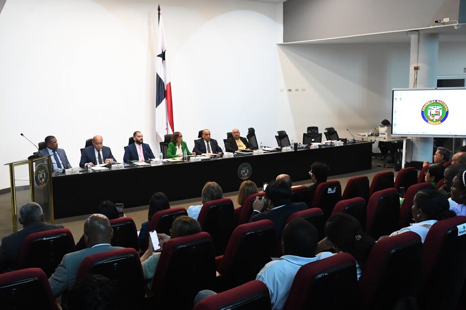 Comisión de Salud decreta receso mientras analiza propuestas de las bancadas