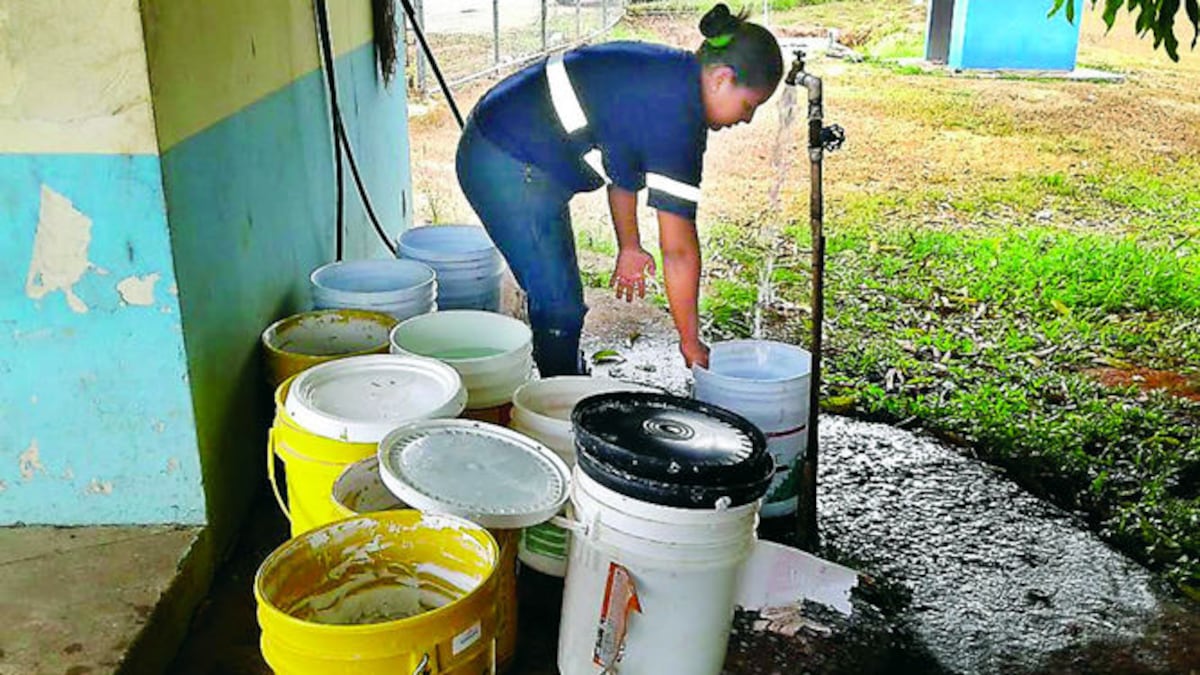 Residentes de La Chorrera buscaban agua en la planta de El Trapichito.