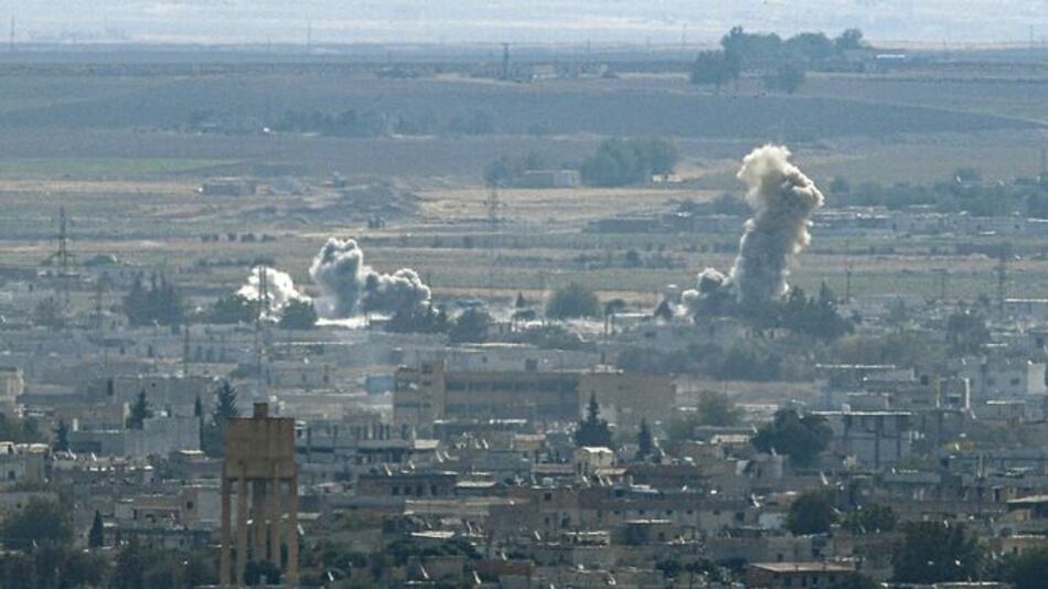 Reino Unido suspende exportaciones de armas a Turquía