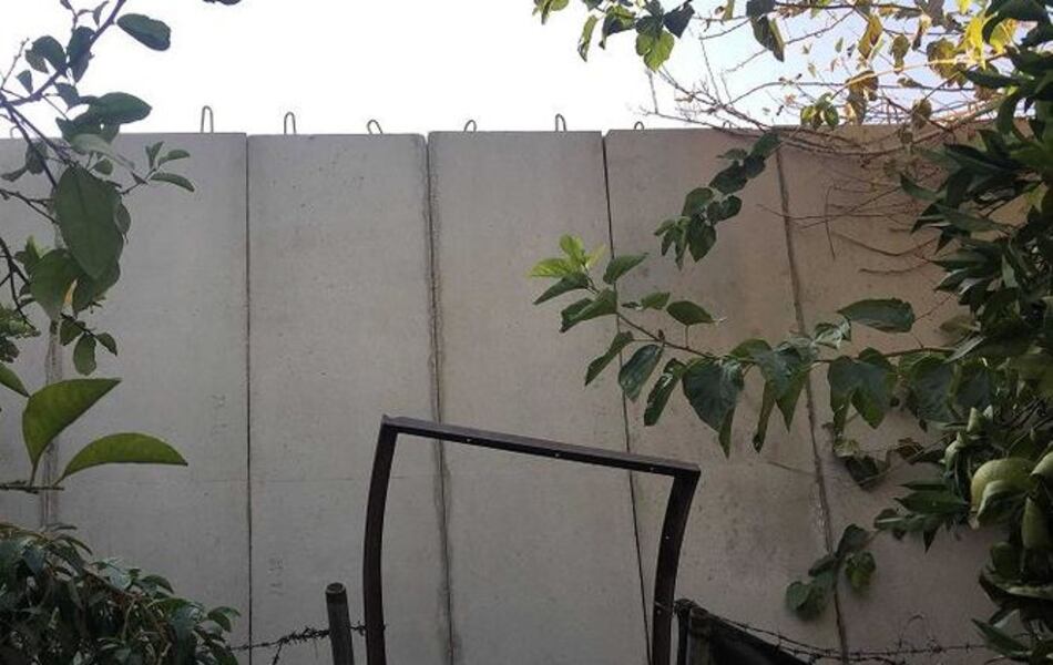 Líbano construye un muro cerca de un campo de refugiados palestinos