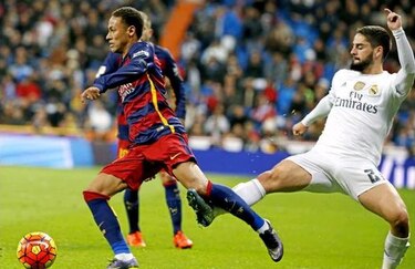 Dos partidos de suspensión para Isco por patear a Neymar