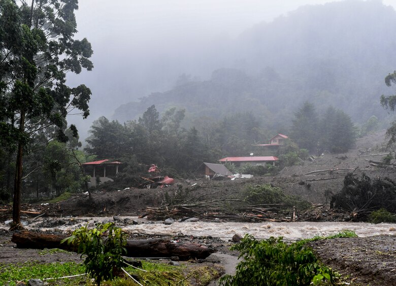 Lluvias dejan en Chiriquí cinco muertos, dos desaparecidos y más de mil personas afectadas