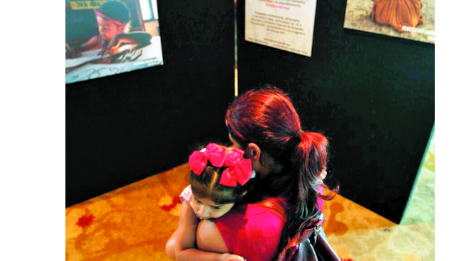 Premian fotografías en el Día Internacional de la Niña