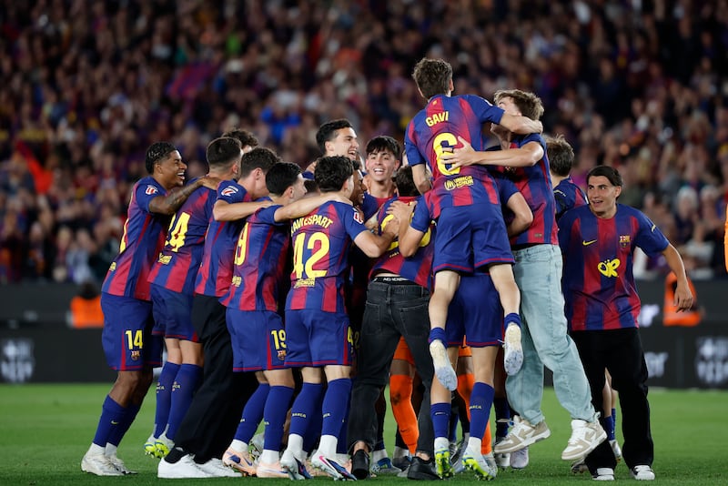 Barcelona celebra el título de La Liga en el Clásico