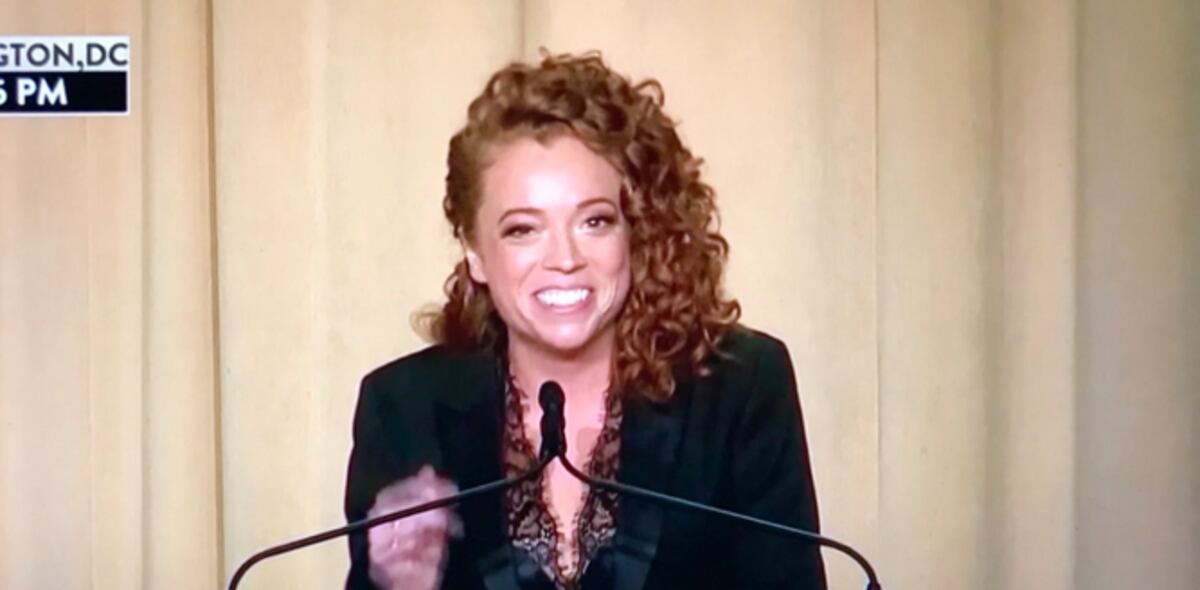 Los comentarios de la comediante Michelle Wolf generaron risas y malas caras.
