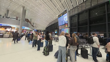 Cómo el terremoto trastocó las conexiones internacionales de la aviación