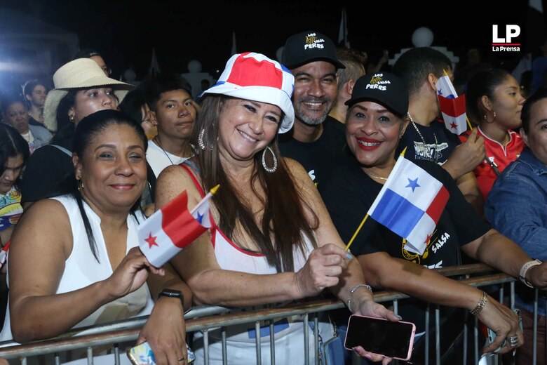 Panamá celebra 121 años de separación de Colombia con las tradicionales dianas en el Palacio de Las Garzas