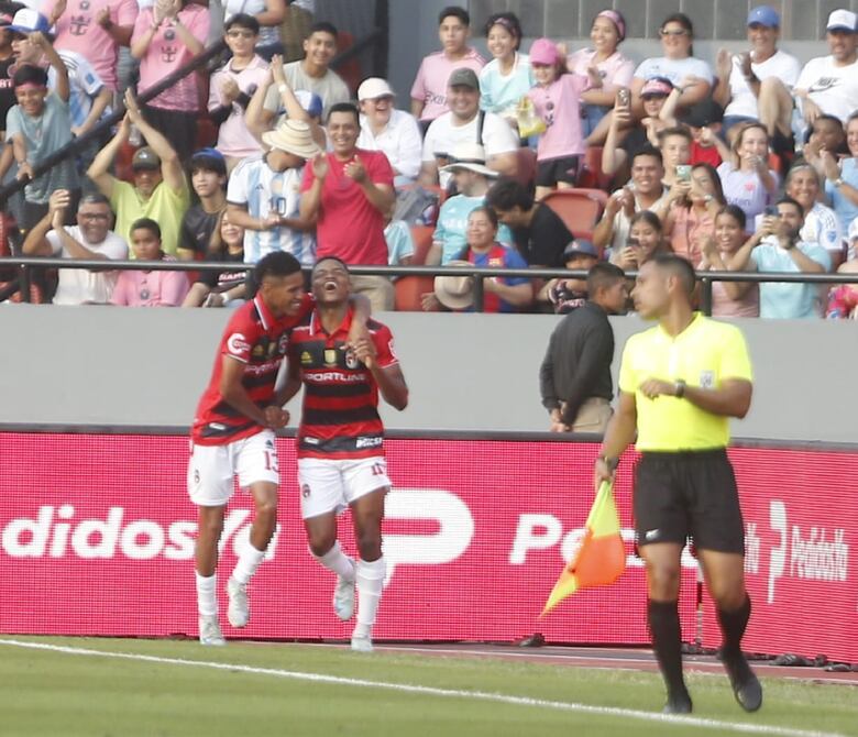 El Inter y Messi dejaron un recuerdo inolvidable en el Rommel