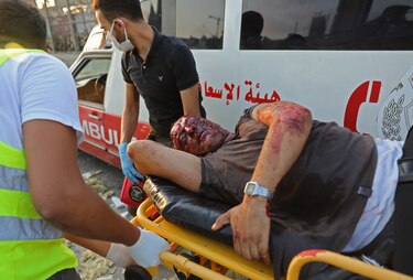 Dos explosiones en el puerto de Beirut dejan decenas de heridos