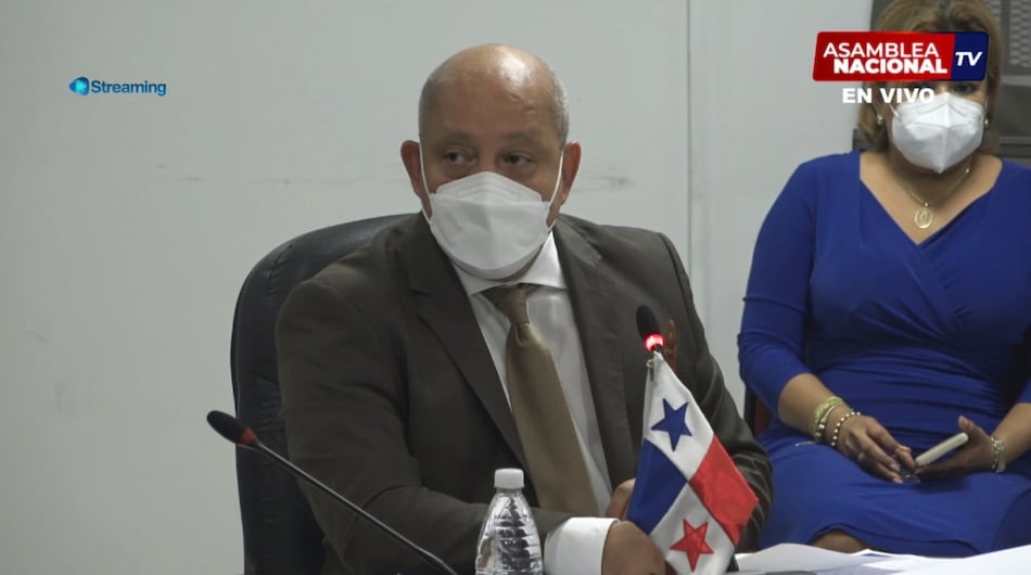 Adames sustenta presupuesto de la Asamblea para 2022; Robinson defiende sus prerrogativas