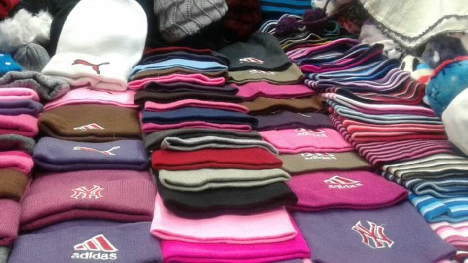 Decomisan 400 artículos de marcas falsificadas en la Feria de Boquete