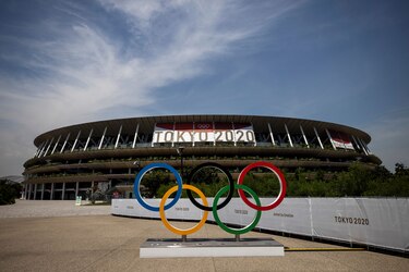 El primer ministro japonés niega presiones del COI para celebrar los Juegos Olímpicos