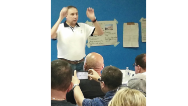 Realizan consulta para instalación de jaulas marinas