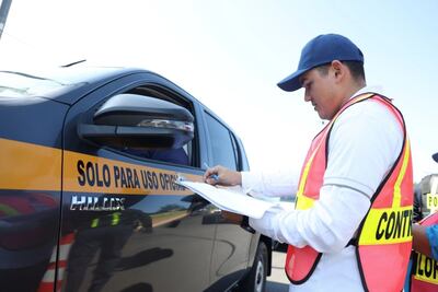 Realizan operativo para verificar uso de vehículos oficiales en Desfile de las Mil Polleras