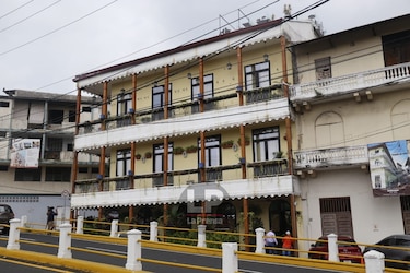 Inspección en un restaurante en Casco Antiguo evidenció deficiencias estructurales y la falta de un permiso de ocupación