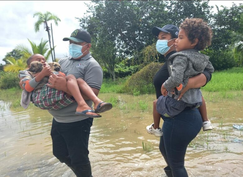 Varios sectores de Changuinola y Almirante quedan bajo el agua; hay 5 mil personas afectadas y mil 91 viviendas inundadas