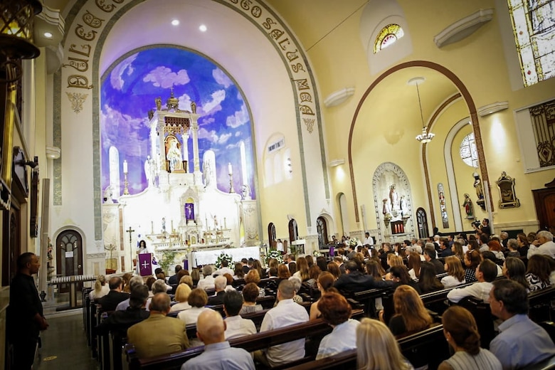 ‘Gocé, pero a mi manera’: familiares y amigos despiden al cantautor panameño Pedrito Altamiranda