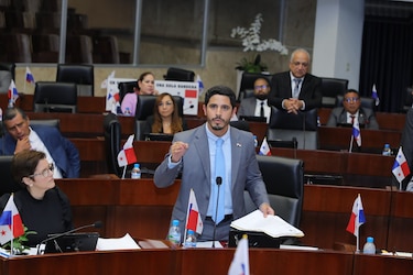 Diputados discuten sobre gobernanza y administración de la CSS