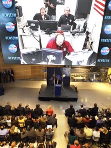 Cohete de la NASA hace impacto con éxito en la Luna