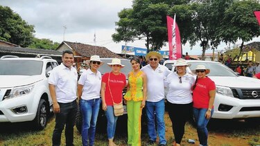 Nissan Frontier patrocina a la reina del Festival de la Mejorana