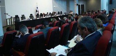 Diputados proponen cambiar  multas y fianzas en proyecto de contrataciones