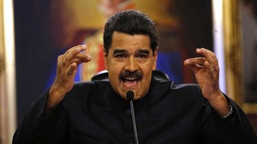 Maduro pone en alerta a militares tras denunciar ataque desde helicóptero
