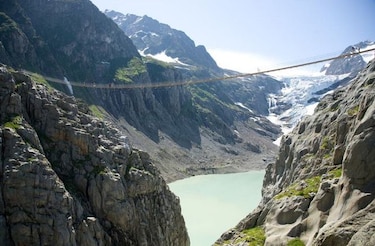 Evacuan a cerca de 200 personas en Suiza por riesgo de desprendimientos de glaciar