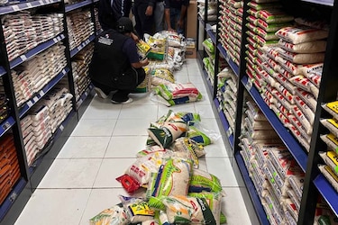 Acodeco decomisa más de 1,500 libras de arroz contaminado