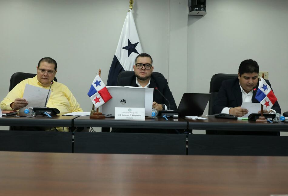 Comisión de Presupuesto discute solicitudes de créditos y traslados de partidas