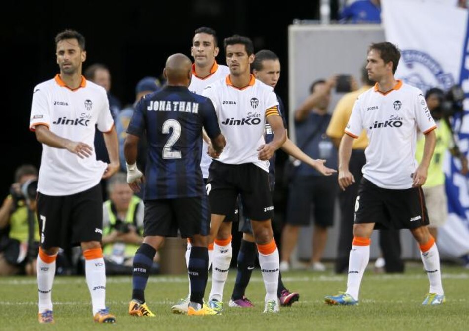Valencia golea al Inter de Milan 4-0