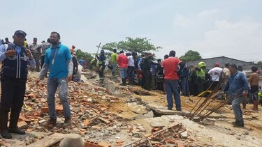 Mueren cinco obreros por desplome de edificio en Cartagena