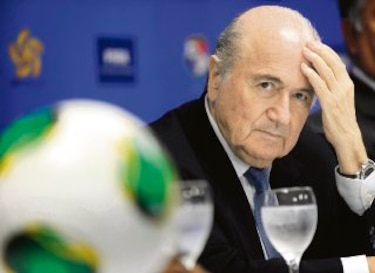Blatter se refiere a los atrasos del Mundial