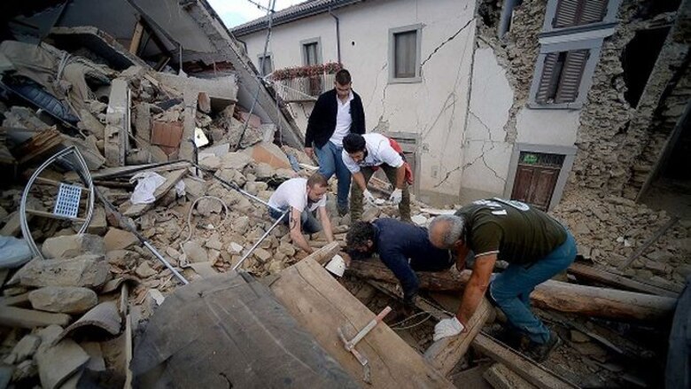 Sismo de 6.2 grados destruye ciudad italiana de Amatrice