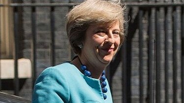Theresa May nombra a euroescépticos para puestos clave en su gabinete