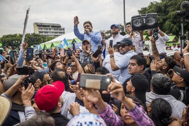 Máximo tribunal de Guatemala deja fuera de elecciones a líder de encuestas