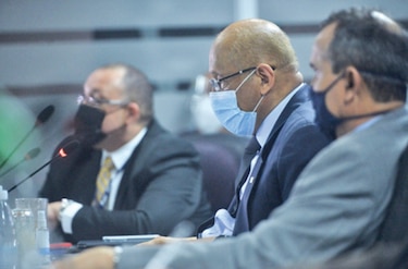 Aprueban en primer debate ley que eleva límites de déficit fiscal