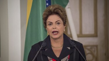 Oposición entregó al Congreso nuevo pedido de destitución de Dilma Rousseff