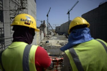 Obreros paralizan trabajos de la ampliación del Canal de Panamá