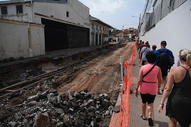 Denuncian anomalías en proyecto del Barrio Chino, donde fueron hallados rieles antiguos