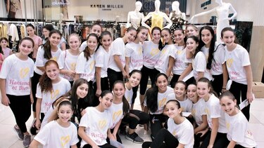 ‘Flashmob’ en Multiplaza para promover el Día de las Buenas Acciones